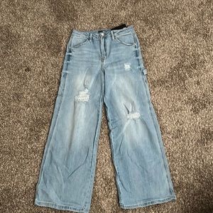 Fashion Nova a carpenter Jeans